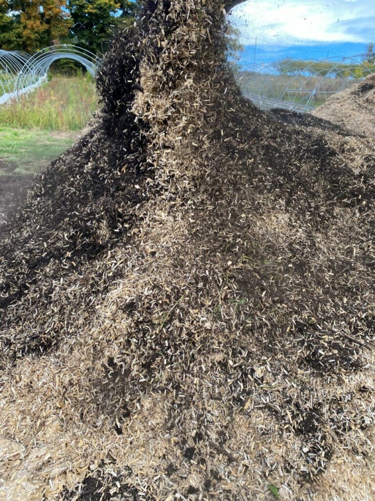 Mais pourquoi nourrir les sols ? 5 Paillis en vrac pour nourrir les sols cultivés